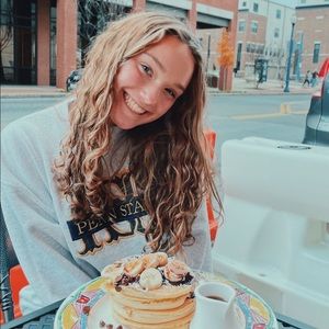 Meet your Posher, Delaney